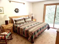 Walk to Ski Lifts with Perfect Location! 3 Bedroom Townhome plus Loft.