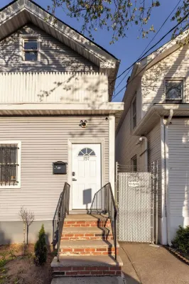 Spacious 4BR / Arcade & Games / LuxCafe / 2 King Beds / 30min to NYC Hotels near Ironbound