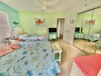 Sandy Cheeks & Barefeet, Gorgeous Interior Gulf Beach Place, Pool, on Beach Side