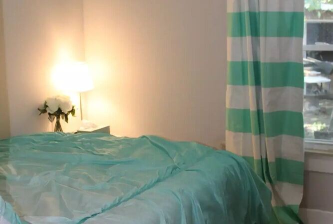 Cozy Ferndale Bungalow w/ Fenced Yard & Fast Wifi