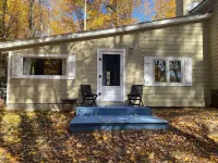 West Wing - a unique private space w/patio Hotels in Olive