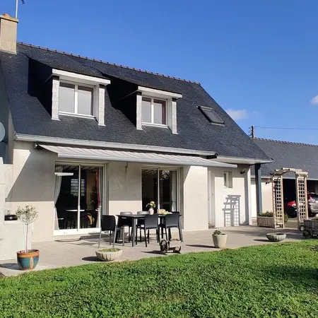 House 400 meters from the sea
