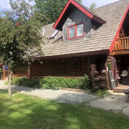 Moose Lodge Log Cabin and Chalet w/ Hot Tub sleeps 16
