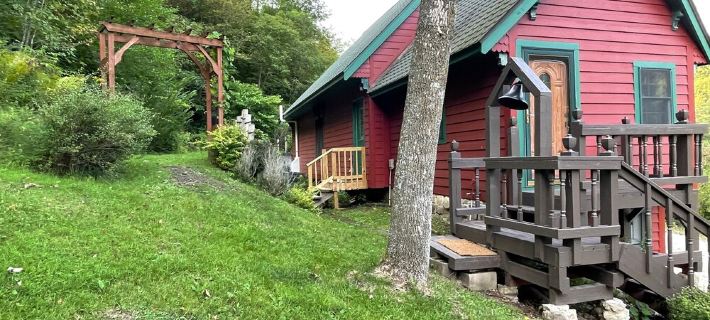 River Valley Cabin Hotels in Allamakee County