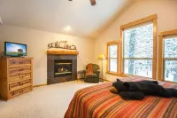 Luxury 7 Br Home / Best Rates! / Hot Tub / Sharc / AC / Wi Fi / Sleeps 20