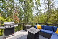 The Linden; New construction Galena Retreat w/ hot tub & pool table