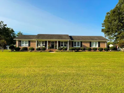 Walking Bear Retreat near North Greenville University in a quiet country retreat Hotels near Fred W. Symmes Chapel