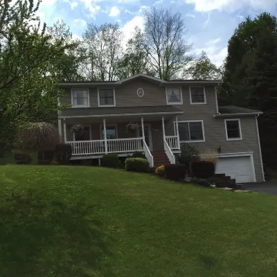 Efficiency Apt between Cornell, SUNY Cortland -Handicap Accessible