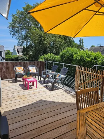 En Bord de Mer, Appartement au 1er Étage Avec Terrasse Spacieuse Отели рядом с достопримечательностью «Gulf of Morbihan»