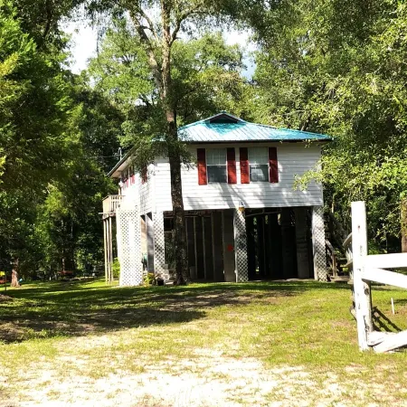 Suwannee River Retreat with Private Dock, Free Kayaks, and Fire Pit