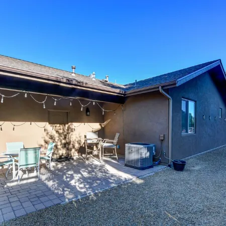 Located in the heart of Prescott just blocks away from Historic downtown square.
