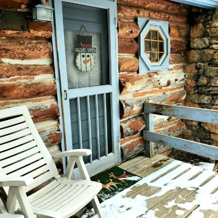 1900's Log Cabin with Spectacular Valley View