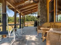 Orv Trails - Outdoor Fireplace - Luxury Cabin - Fall Colors & Pet Friendly!