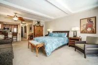 Luxurious Whaler Studio