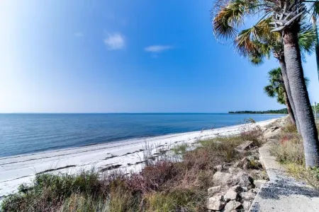 Barefoot Getaway is your perfect poolside paradise!