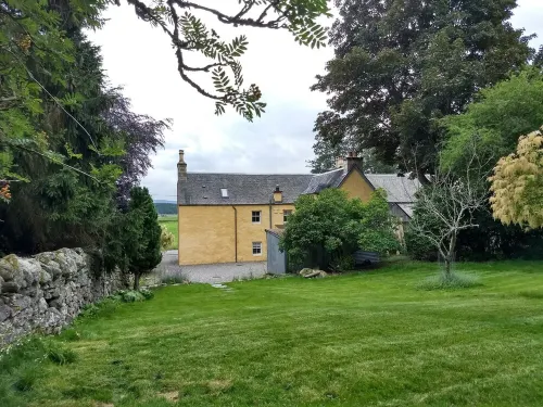 Rathmhor - lovingly restored traditional stone house in Cairngorms National Park Hotels in Kingussie