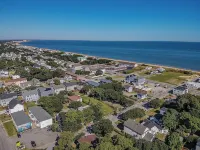 Beachside Bliss  Block from the Shore - Seahorse