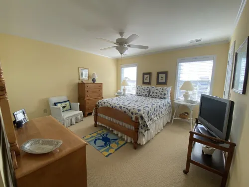 Private Dock - Intercoastal Waterway Views: 5 Bedrooms, 4 Baths, Large Porch! Hotels in Ocean Isle Beach