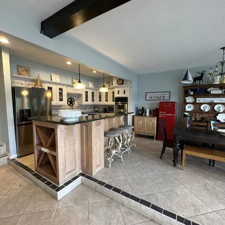 Waterfront Home •Private Pool•Boat Dock•Good Fishing •Golf •Memories