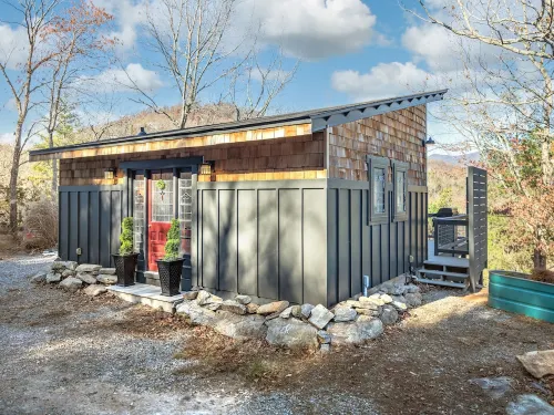 Brand New Luxe Retreat + Hot Tub