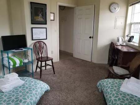 Ocean-View 2 Bedroom Home Sleeps 6 Steps From Beach & Train Station, Pets OK Отели рядом с достопримечательностью «Писмо Стейт Бич»