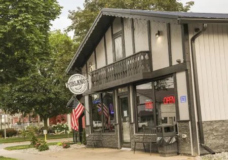 Central Frankenmuth location. Walk to everything! Отели в г. Франкенмут