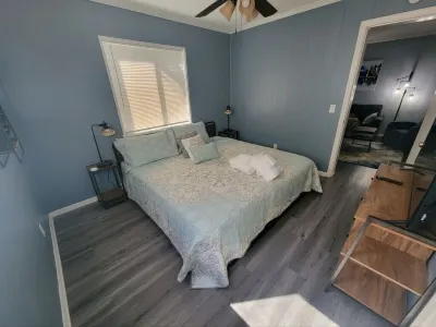 2022 Renovated 2-bedroom cozy, lovely condo.