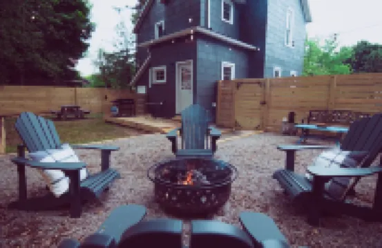 That Place on 6th Street close to downtown, beaches, & private backyard