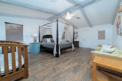 Entire home - Private heated pool, pool table and private yard Hotels near Marine Military Academy