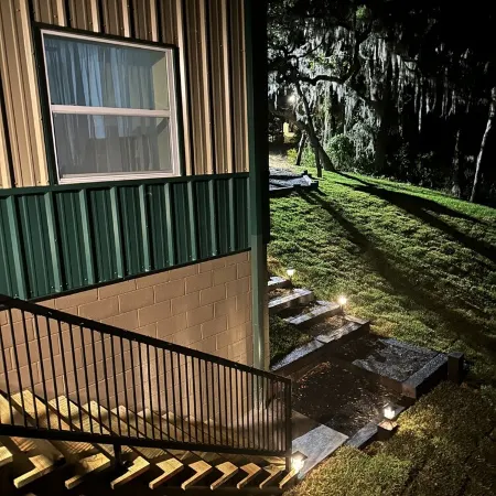 Waterfront! New build, two bedroom! Starlink WiFi