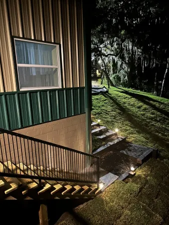 Waterfront! New build, two bedroom! Starlink WiFi