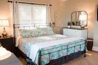 Charming 1920's House - pet friendly, 45 minutes from beach & attractions! Hotels near My Little Town Kids