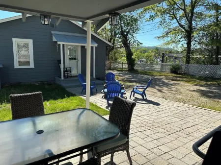 City Cottage- a country cottage in the heart of the city!