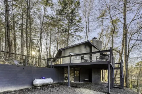 Lake, Fun, BBQ & Family. Charming & Cozy Home!