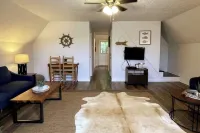 2 Bed, 1 Bath A-Frame Cabin by Cave Run Lake