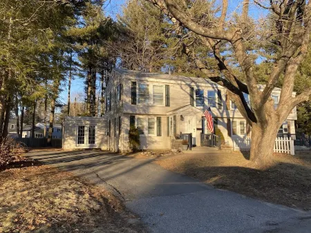 Cheerful 3-Bedroom Home Close to Downtown Brunswick