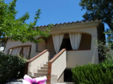 Private Villa with Large Garden & Veranda – Relaxation & Comfort in Budoni Hotels in Budoni