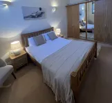 Character Victorian  apartment close to Windsor town with secure  parking