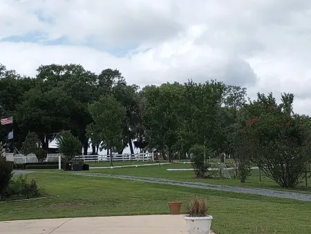 Lakefront Guesthouse on 230 Acres - Very Private - Connect with Nature in style!