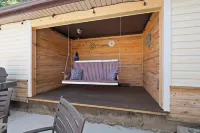 Branson Downtown Trolley House