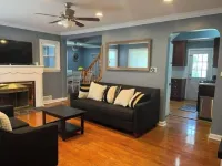 Beautiful place minutes away to New York City . Hotels in Teaneck