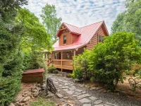 Cozy Lake Norman log cabin
