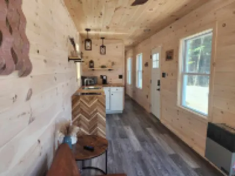Cozy Cabin in Lovely Errol with Direct Trail Access, Close to Town (Cabin 2)