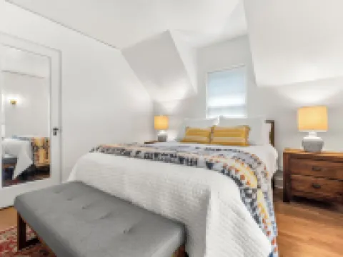 Historic WSU Drucker House-1/2 Block From Campus on College Hill Hotels in Pullman