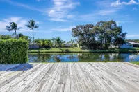 Pet Friendly Spacious 4 Bedroom House Near Beach - Sleeps 10