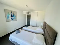 Superb T3 air-conditioned seafront with beach access in the center of Propriano. Hotels in Propriano