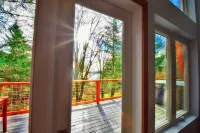 Newer Home - NW Modern w/ Hot Tub near Rosario