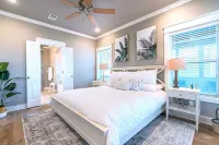 The Queen - Crystal Beach Luxury Home Unobstructed View, Super Cute!