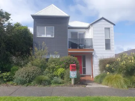 11A Seaview. Ocean and Otway Ranges views. Close to beach. Pet friendly. Отели рядом с достопримечательностью «Аполло Бэй»