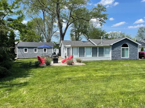 Huron Lake House Getaway at Old Homestead Beach = Beach & Chill